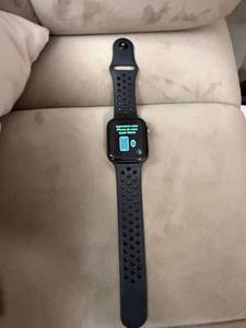 Apple Watch Series 6 Nike. Black